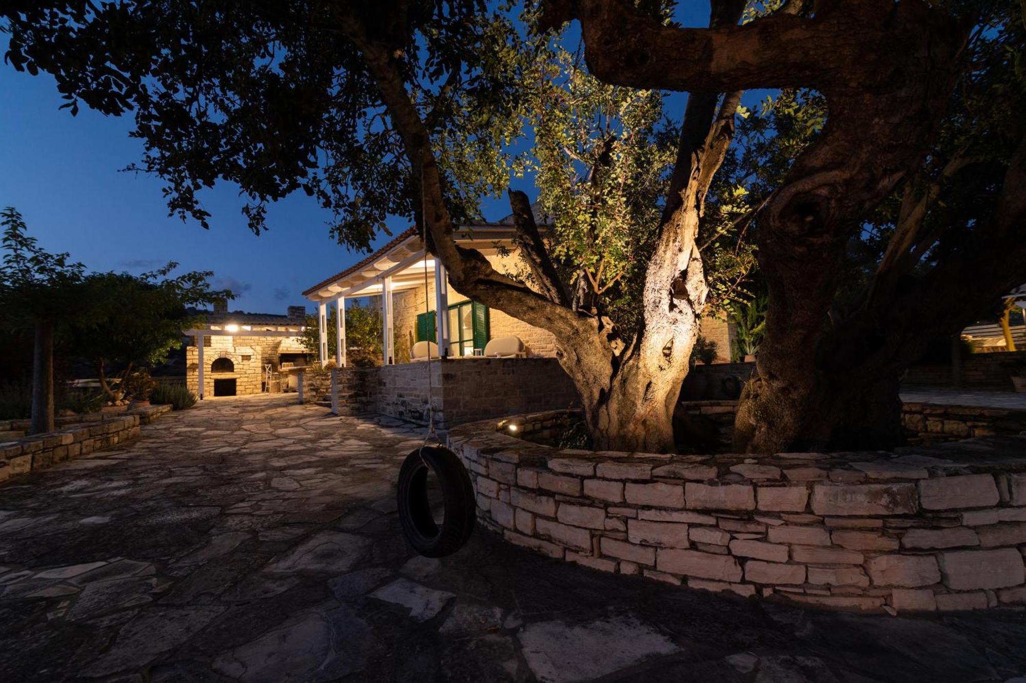 Carob Villa Moírai Eksteriør bilde
